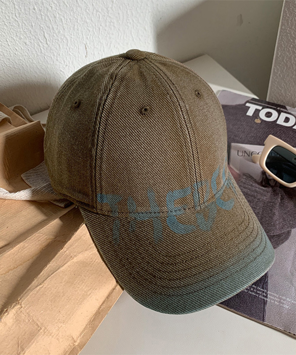 アウトドア　帽子 野球帽 文字ロゴ 小顔効果 深めキャップ