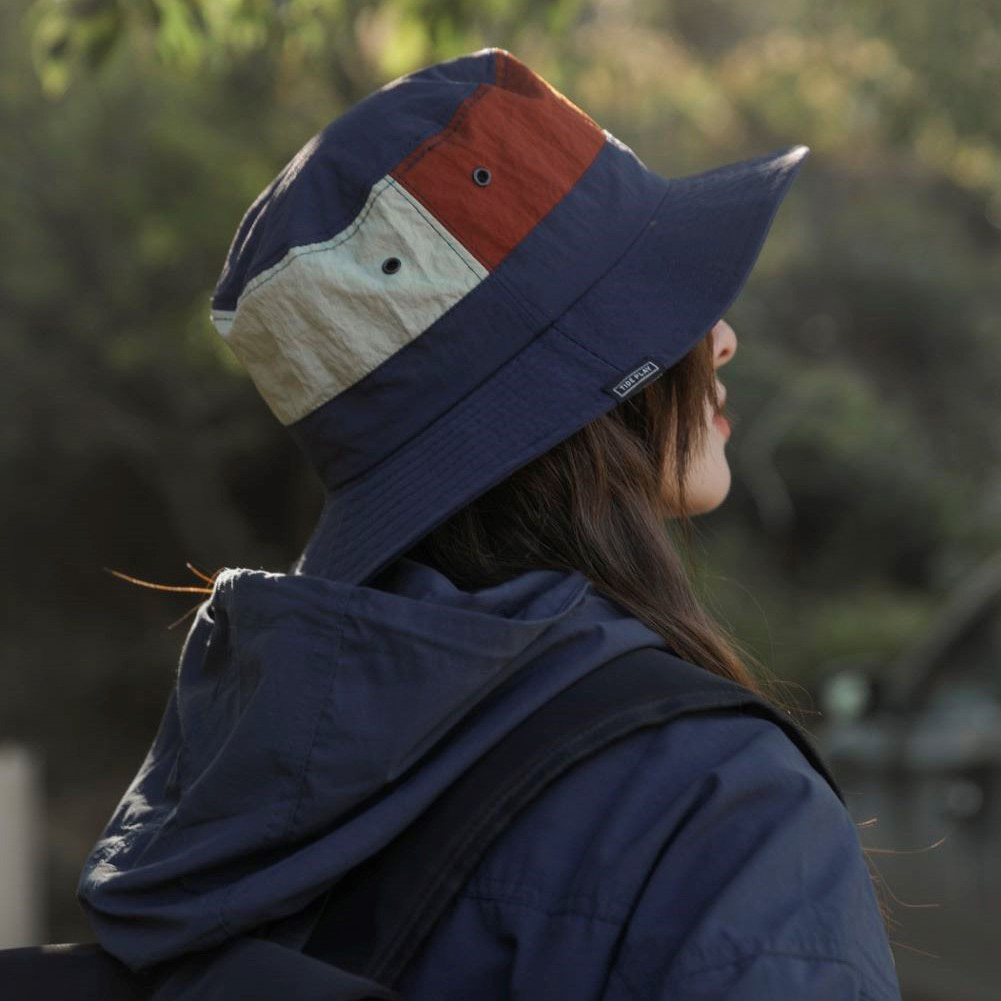 アウトドア　帽子 配色つば広帽子 紫外線対策 あご紐付き 四季対応