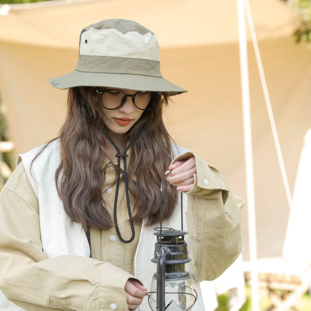 アウトドア　帽子 配色つば広帽子 紫外線対策 あご紐付き 四季対応