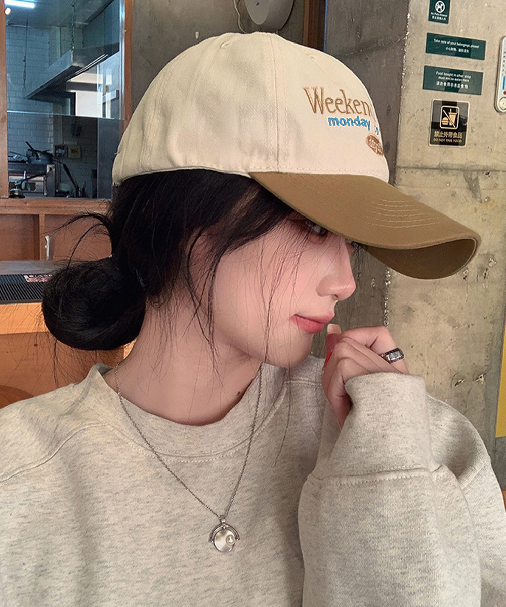 アウトドア　帽子 刺繍入り文字ロゴキャップ レディース 日焼け対策