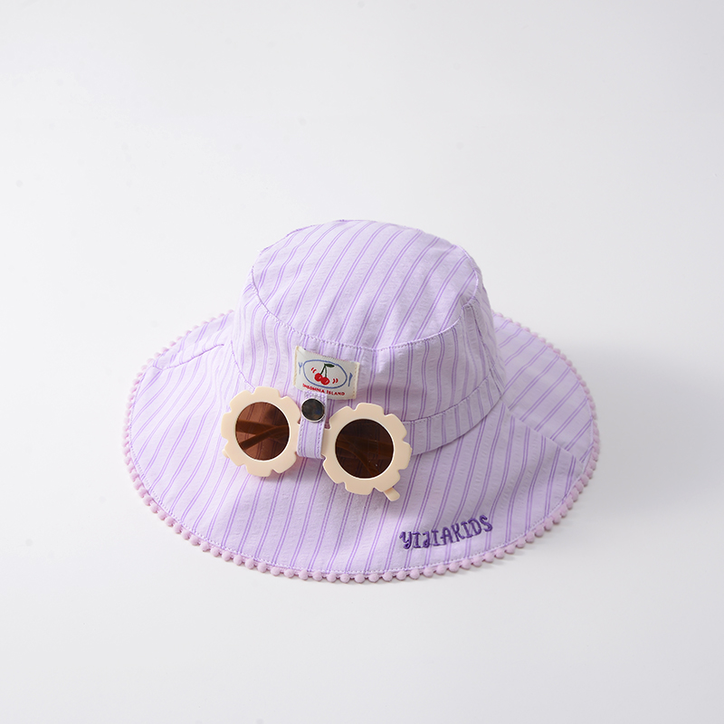 アウトドア　帽子 さくらんぼ刺繍あごひも付きハット