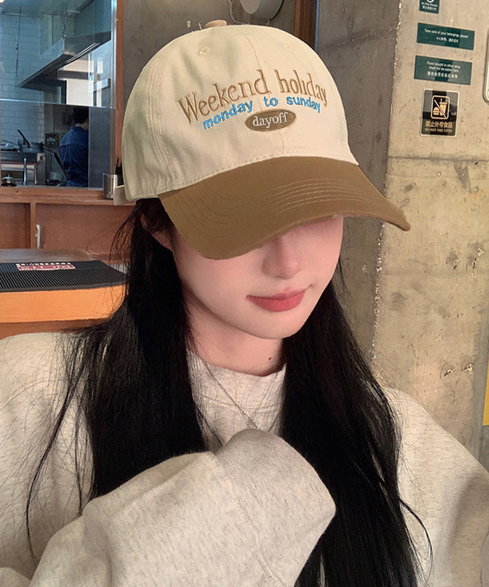 アウトドア　帽子 刺繍入り文字ロゴキャップ レディース 日焼け対策