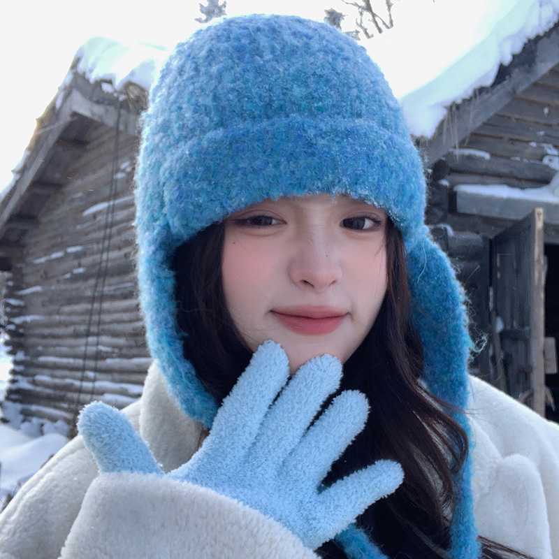 爽やかな着こなしを演出！ブルーのハットで作る洗練コーデ5選