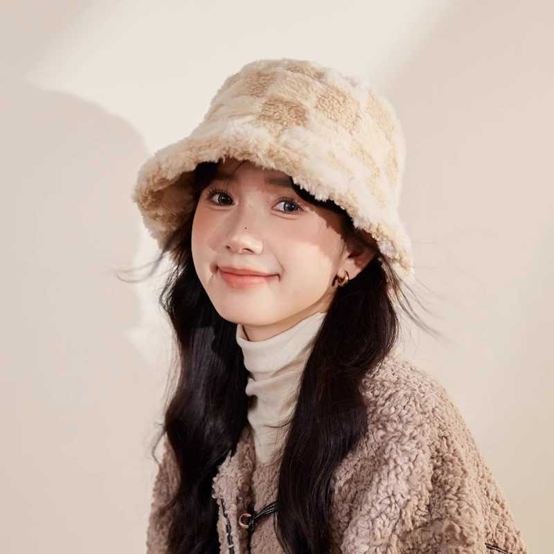 1日中快適な被り心地！モコモコバケットハットおすすめ5選