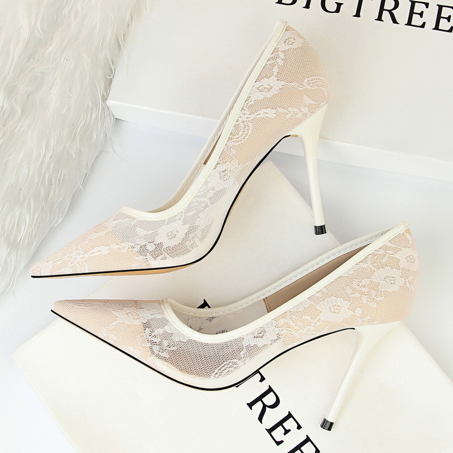 https://fulmo-img-server.com/heelme/162125e4-b475-4fa0-81b6-59dec0e41c6a.jpg