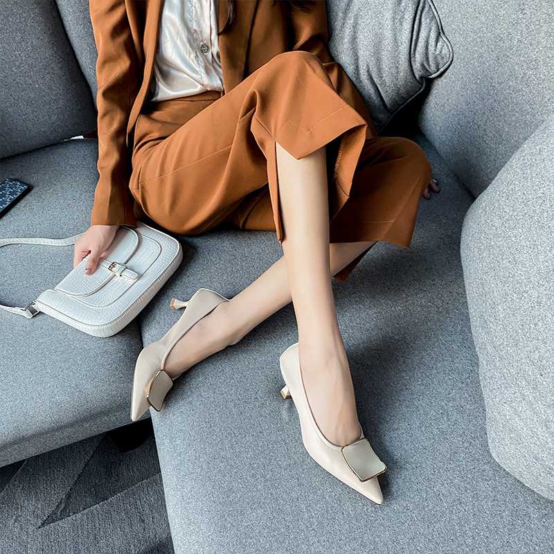 一日中快適な足もとに！歩きやすい5cmヒールのパンプス5選