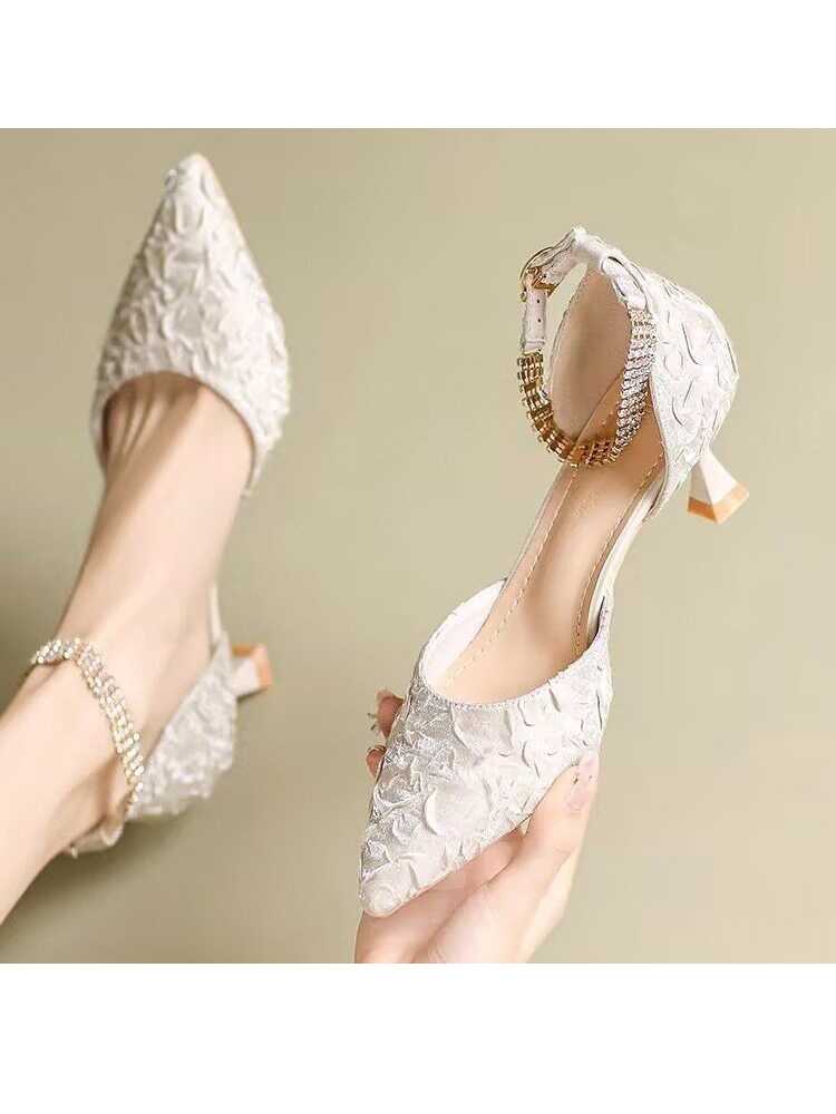 安定の履き心地!三センチヒールのパンプスで叶える上品スタイル5選