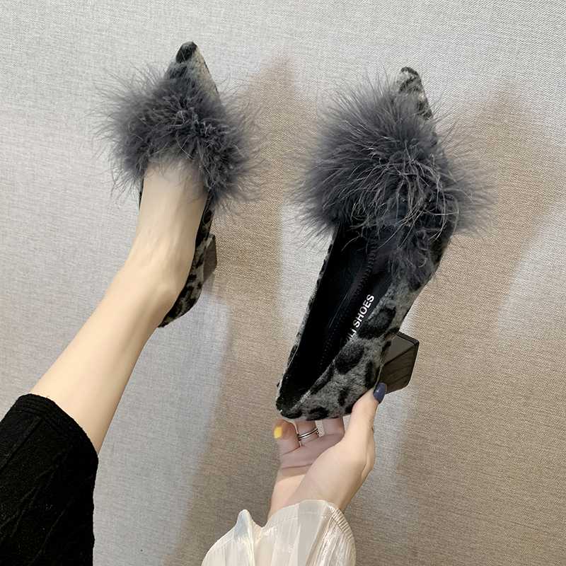 上品さと暖かさを演出！ファーヒールで叶える冬の大人コーデ5選