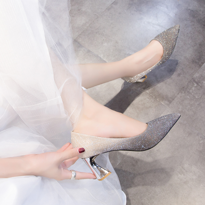 フランス風キラキラパンプス 結婚式用尖ったつま先ヒール