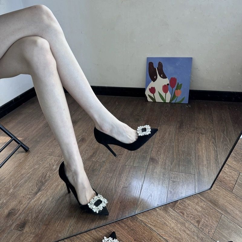 ヒール ビジュー付きスエードポインテッドパンプス