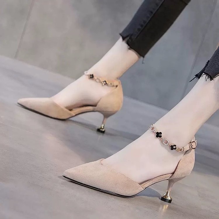 ヒール アンクレット付きポインテッドパンプス