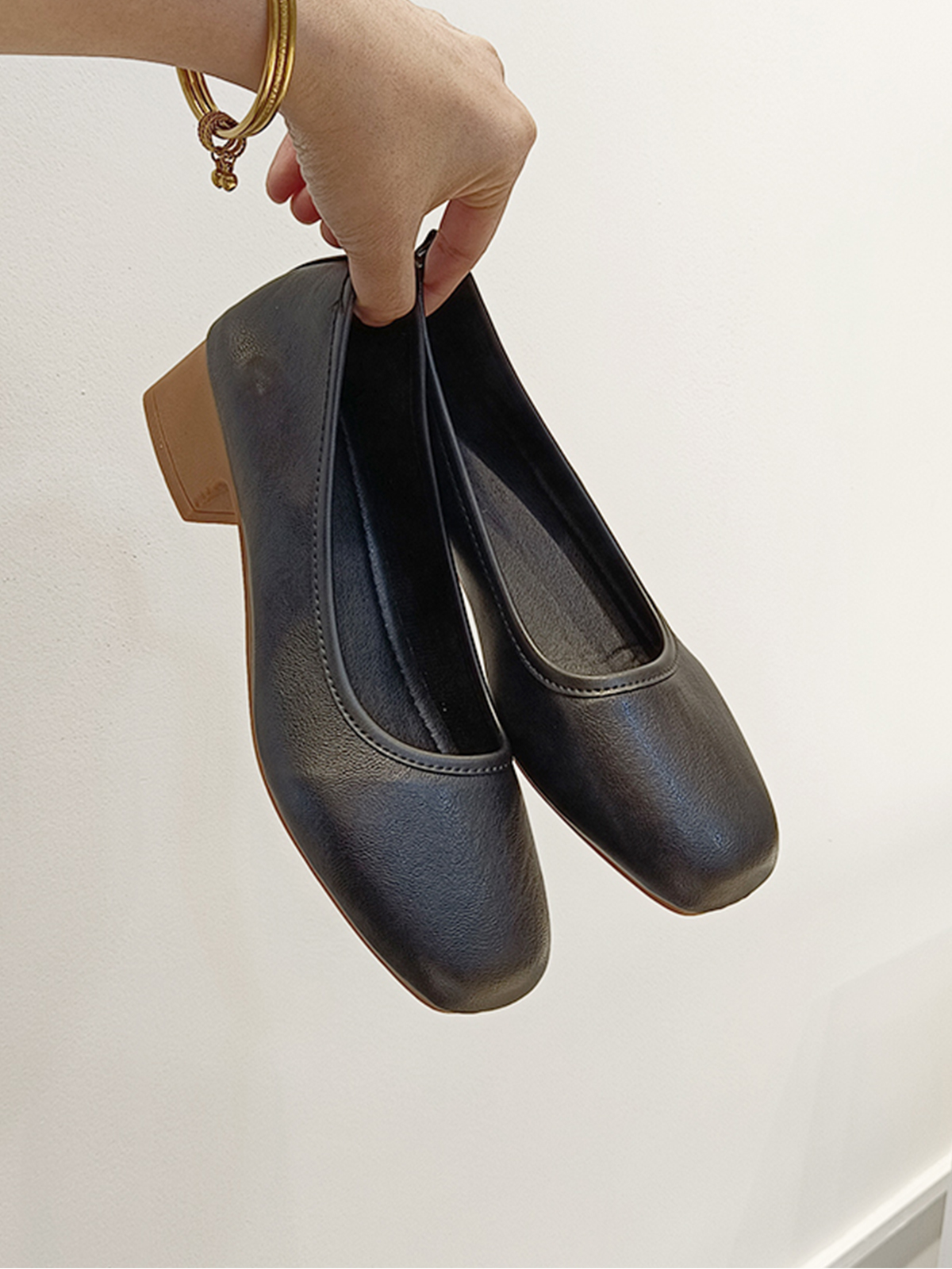 ヒール 上品な角型フォルムパンプス