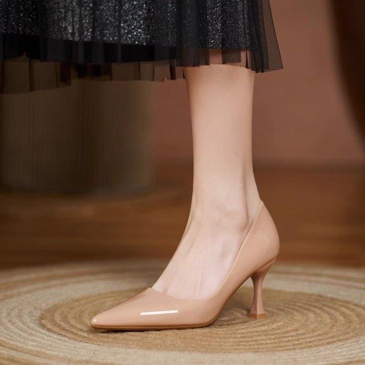 ヒール 艶やかポインテッドパンプス