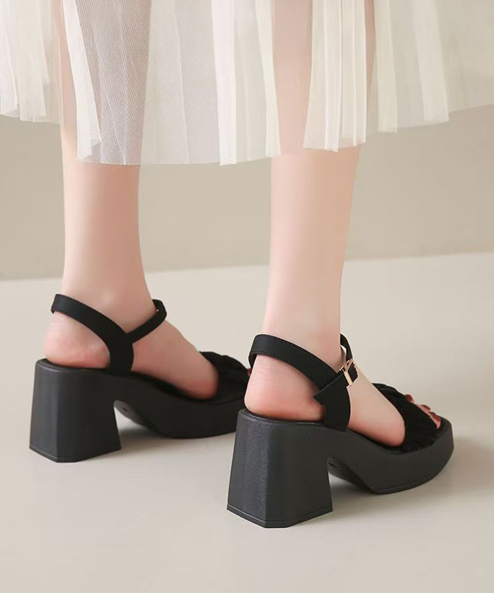 https://fulmo-img-server.com/heelme/91facc96-96e1-4f3e-8e9a-40fbed158c13.jpg