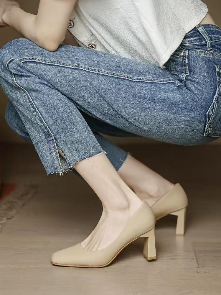 スクエアトゥ柔らかレザー5センチヒールパンプス