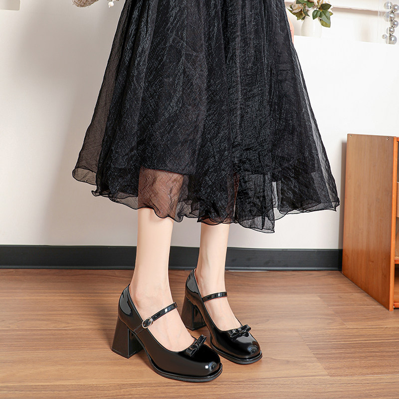 https://fulmo-img-server.com/heelme/d12f0a21-915d-4374-9c83-d2ce2a8dd6b0.jpg