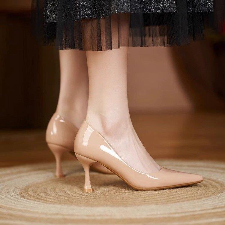 ヒール 艶やかポインテッドパンプス