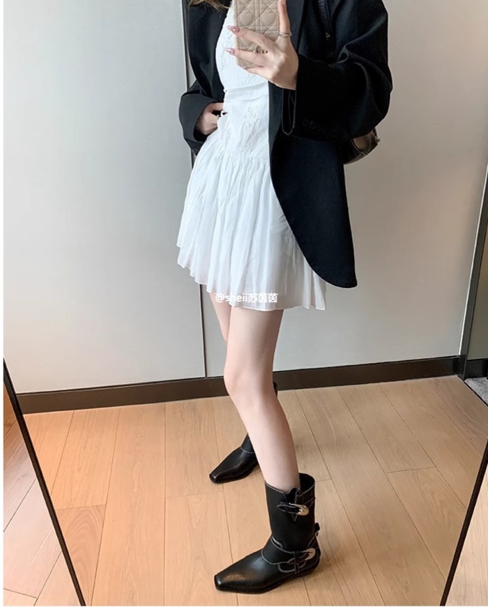 https://fulmo-img-server.com/heels/1738769414842_yfn1xmqn_agut8jh1.jpeg
