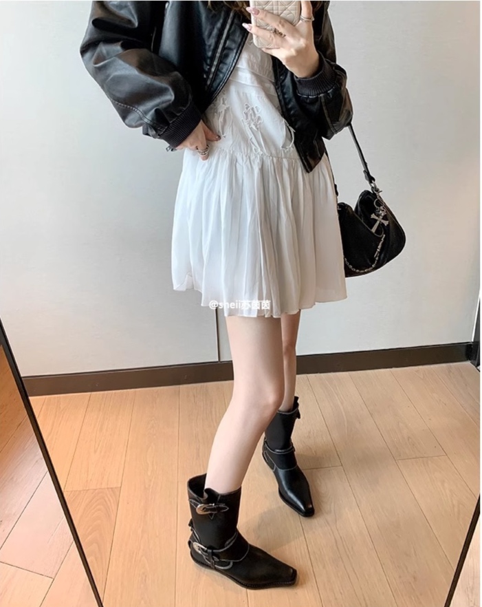 https://fulmo-img-server.com/heels/1738769439339_57praj2h_b4llayiw.jpeg