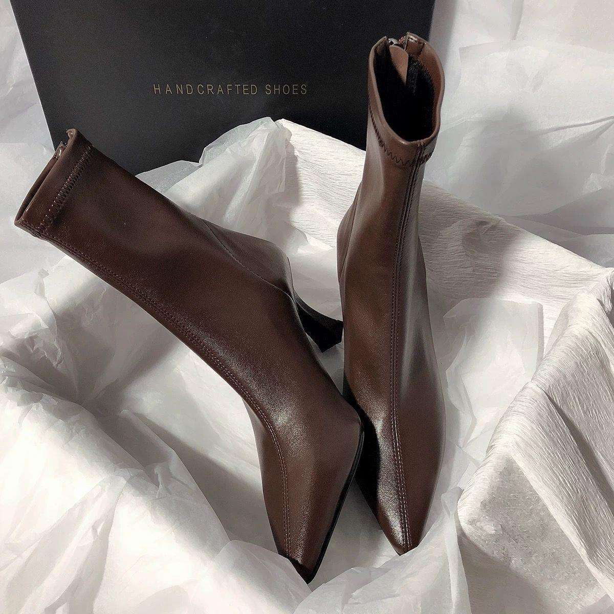 https://fulmo-img-server.com/heels/22ec8238f99947d095a522a8a7d89ef6.jepg