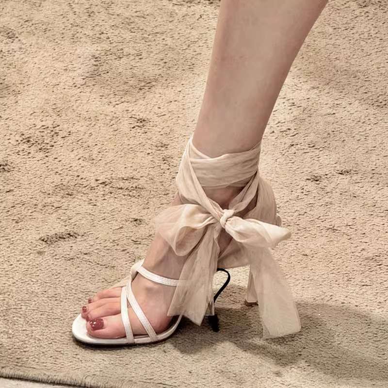https://fulmo-img-server.com/heels/5fa0647129894bf1ab4bb684e30d7427.jepg