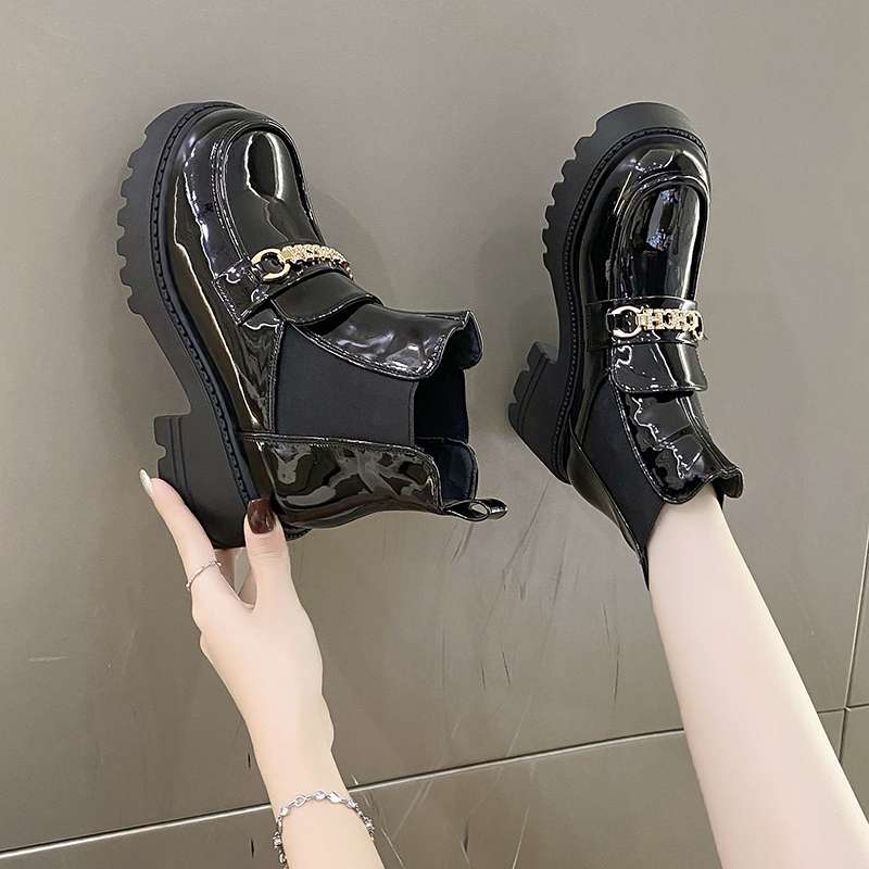 ハイヒール チェーンアクセント厚底ショートブーツ