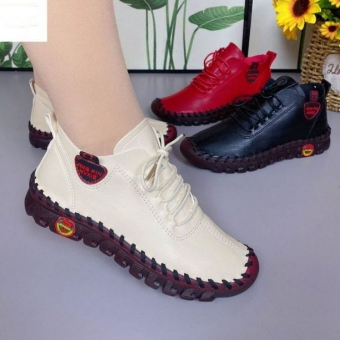 ハイカットスニーカー 手縫い風モカシンハイカットスニーカー