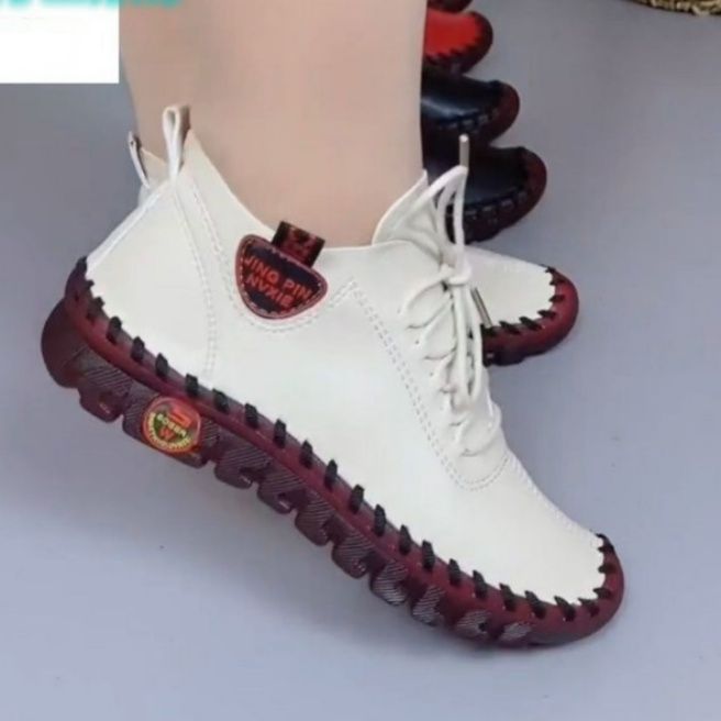 ハイカットスニーカー 手縫い風モカシンハイカットスニーカー