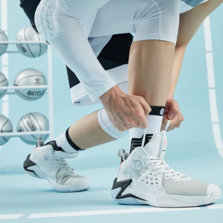 ハイカットスニーカー 波模様入り高性能 バスケットシューズ 部活 学校 スポーツ 疲れにくい 衝撃吸収 歩きやすい クッション 軽量