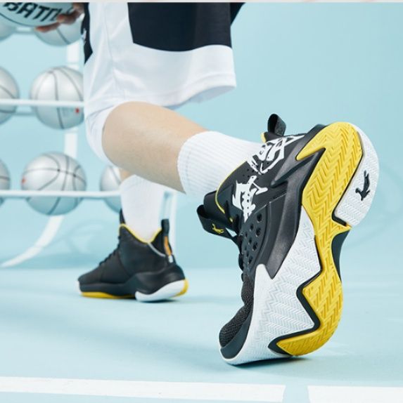 ハイカットスニーカー 人気 軽量 バスケットシューズ 衝撃吸収性 部活 スポーツ 学校 グリップ力 すべりにくい クッション 安定感