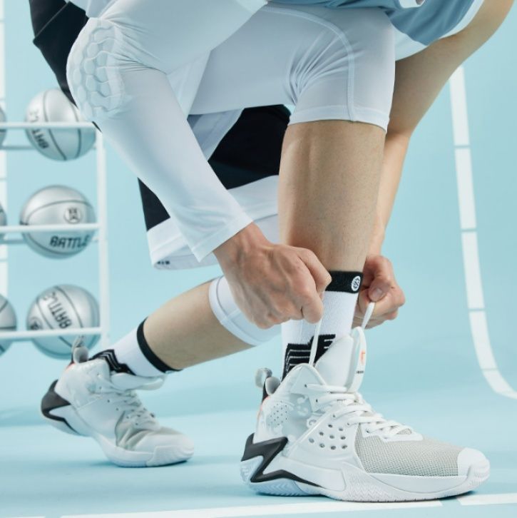 ハイカットスニーカー 人気 軽量 バスケットシューズ 衝撃吸収性 部活 スポーツ 学校 グリップ力 すべりにくい クッション 安定感