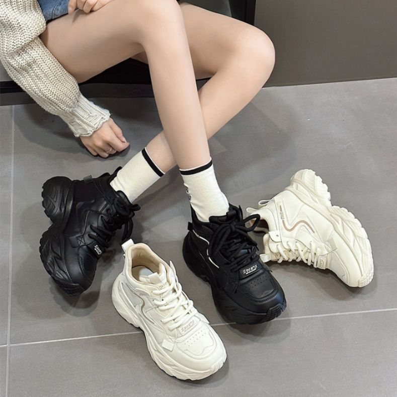 ハイカットスニーカー 厚底 身長アップ効果 安定感 履きやすい 脚長効果 スタイルアップ かわいい 伸長効果 シンプル ボリューム