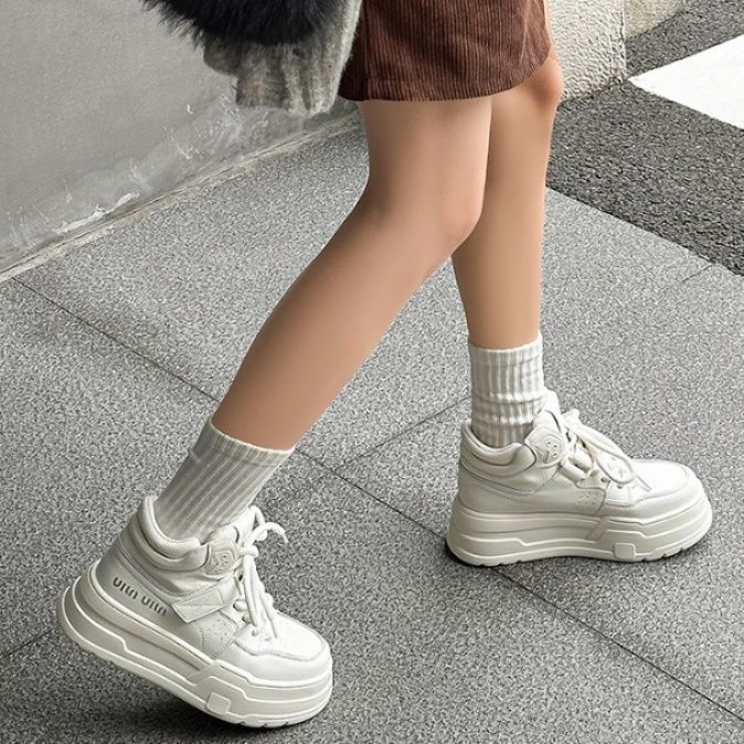ハイカットスニーカー 人気 厚底 クッション性 通気性 カジュアル ボリュームソール 可愛い おしゃれ 春 秋 本革 スタイリッシュ