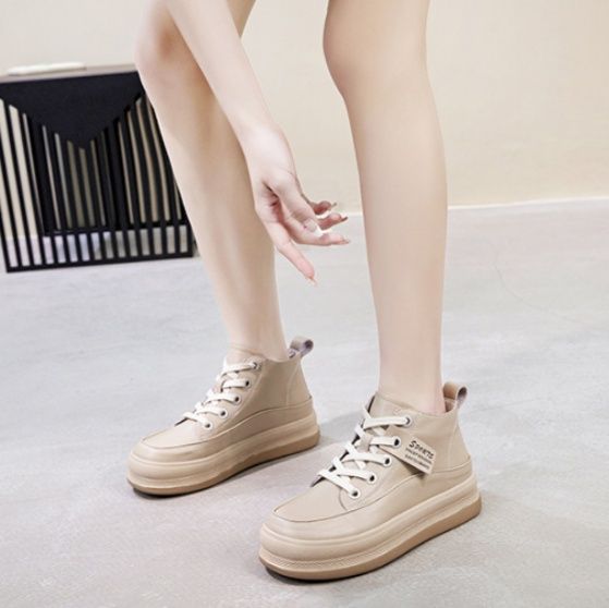 ハイカットスニーカー 本革 伸長効果 厚底 身長アップ効果 履きやすい キレイめ 疲れにくい 快適歩行 スタイリッシュ デイリーコーデ