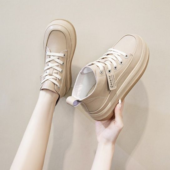 ハイカットスニーカー 本革 伸長効果 厚底 身長アップ効果 履きやすい キレイめ 疲れにくい 快適歩行 スタイリッシュ デイリーコーデ