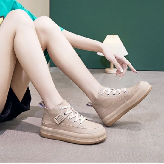 ハイカットスニーカー 本革 伸長効果 厚底 身長アップ効果 履きやすい キレイめ 疲れにくい 快適歩行 スタイリッシュ デイリーコーデ
