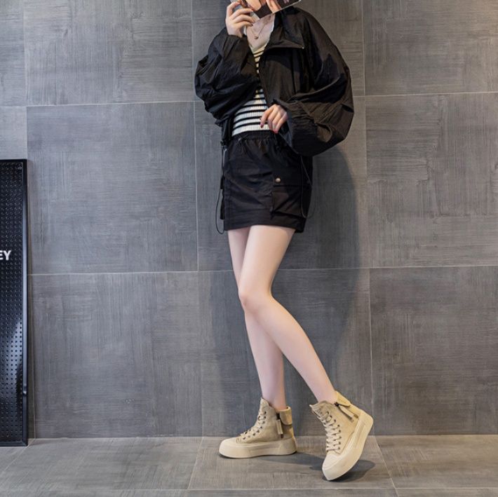 ハイカットスニーカー サイドジップ付き厚底 デイリーコーデ カジュアル きれいめコーデ スエード素材 