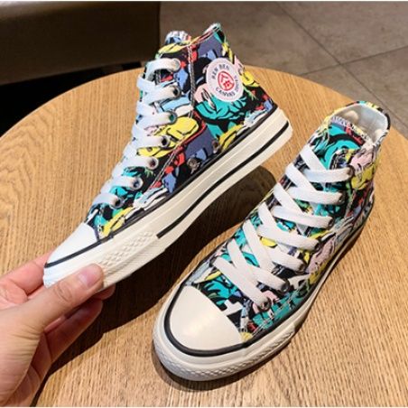 ハイカットスニーカー カジュアル 目立つ 遊び心 ストリート 履きやすい 歩きやすい クッション 安定感 デイリーコーデ グリップ力