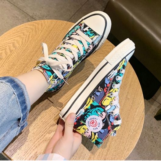 ハイカットスニーカー カジュアル 目立つ 遊び心 ストリート 履きやすい 歩きやすい クッション 安定感 デイリーコーデ グリップ力