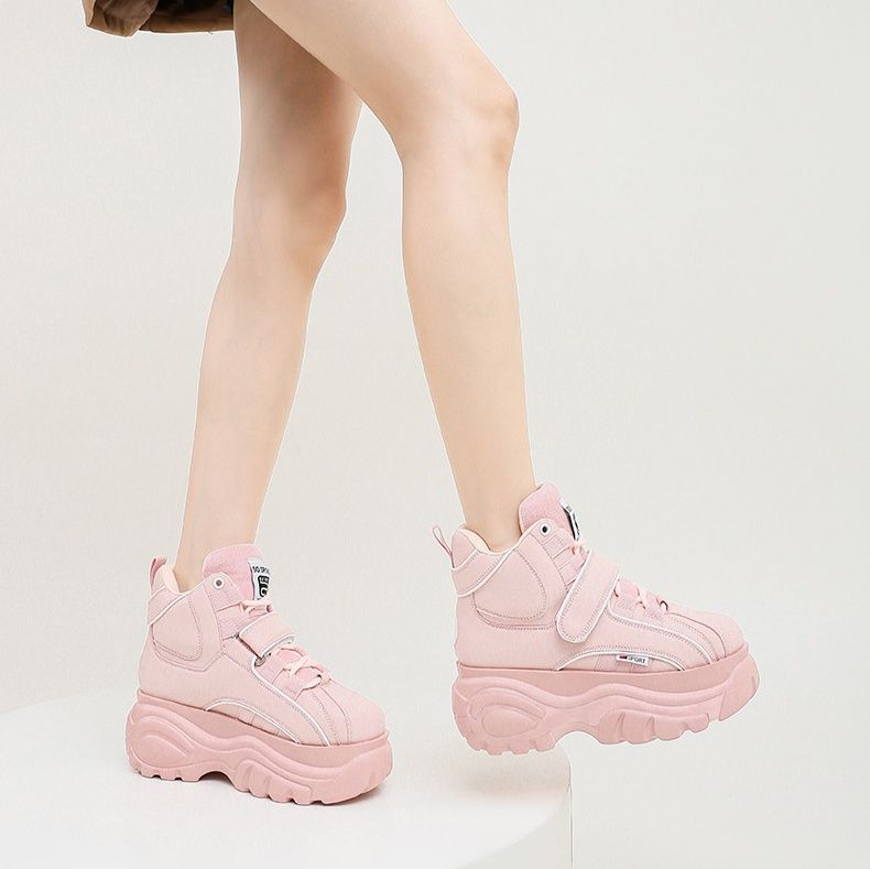 ハイカットスニーカー 伸長効果 厚底 ボリュームソール すべりにくい 安定感 履きやすい 快適歩行 衝撃吸収 スポーティー 疲れにくい