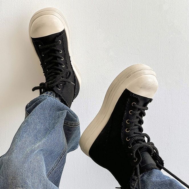 ハイカットスニーカー 伸長効果 カジュアル シンプル スタイリッシュ きれいめ オールシーズン デイリーユース スエード素材 軽快