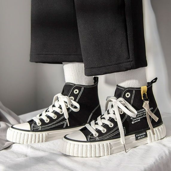 ハイカットスニーカー 定番 カジュアル スタイルアップ おしゃれ シンプル かわいい オールシーズン 履きやすい 歩きやすい 安定感