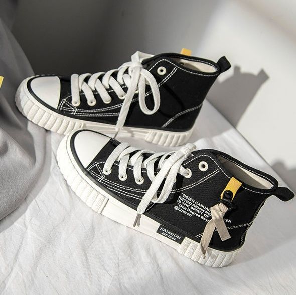 ハイカットスニーカー 定番 カジュアル スタイルアップ おしゃれ シンプル かわいい オールシーズン 履きやすい 歩きやすい 安定感