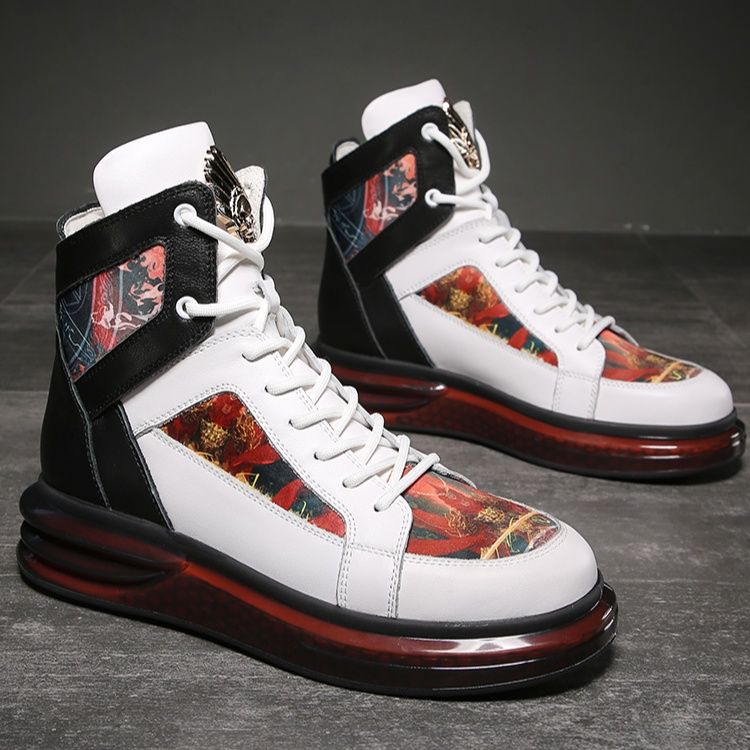 ハイカットスニーカー 目立つ 遊び心 かっこいい ボリュームハイカット ボリュームソール 疲れにくい 痛くならない スエード素材