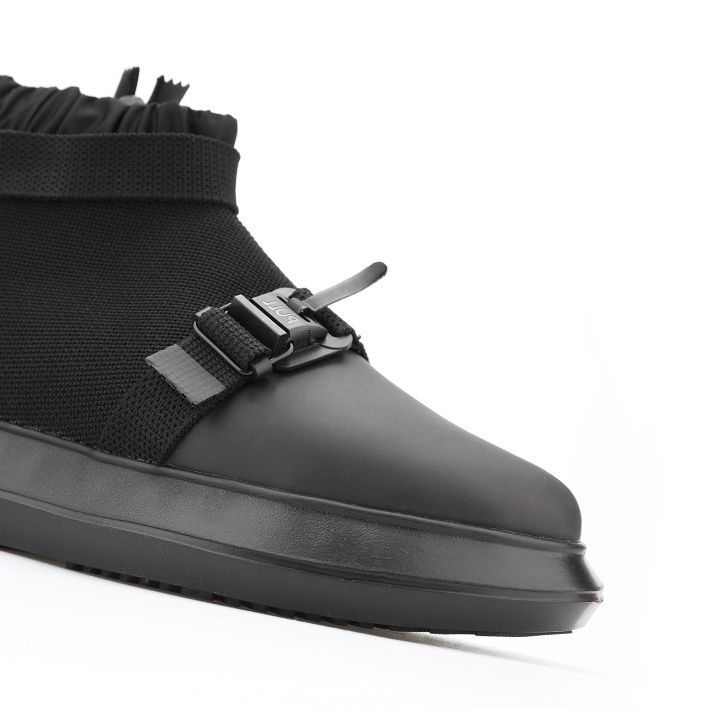 ハイカットスニーカー 軽量 カジュアル スポーティー 通気性 磁石式バックル 履きやすい 歩きやすい クッション 安定感 シンプル