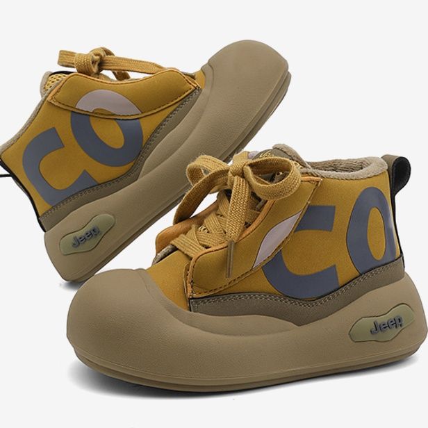 ハイカットスニーカー かっこいい 目立つ 遊び心 おしゃれ グリップ力 履きやすい 歩きやすい クッション 安定感 衝撃吸収 日常使い