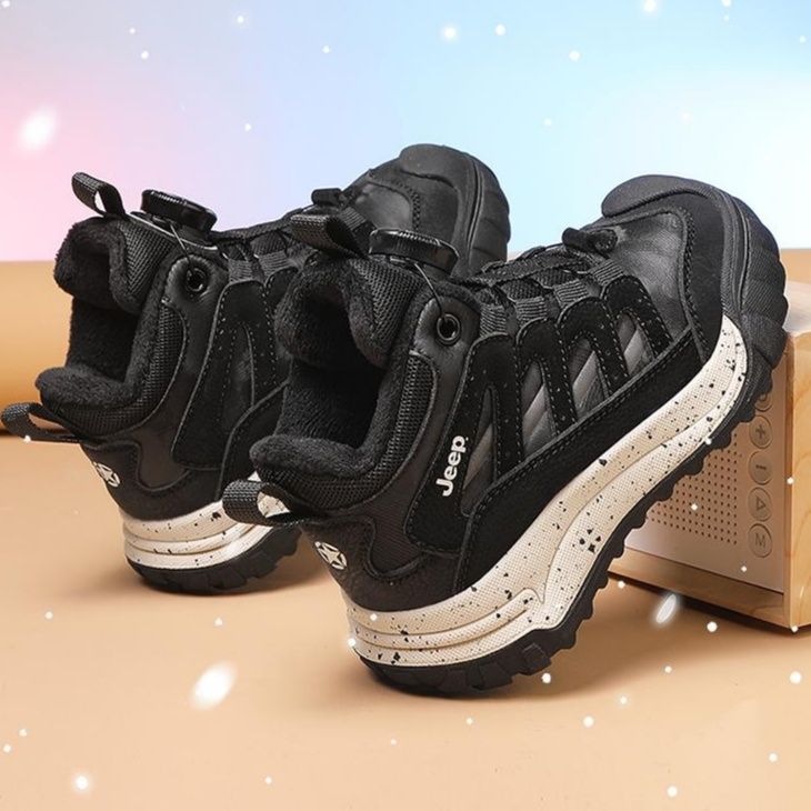 ハイカットスニーカー クール カジュアル シンプル かわいい 可愛い 綺麗 かっこいい 目立つ 遊び心 おしゃれ ダイヤル式 通気性