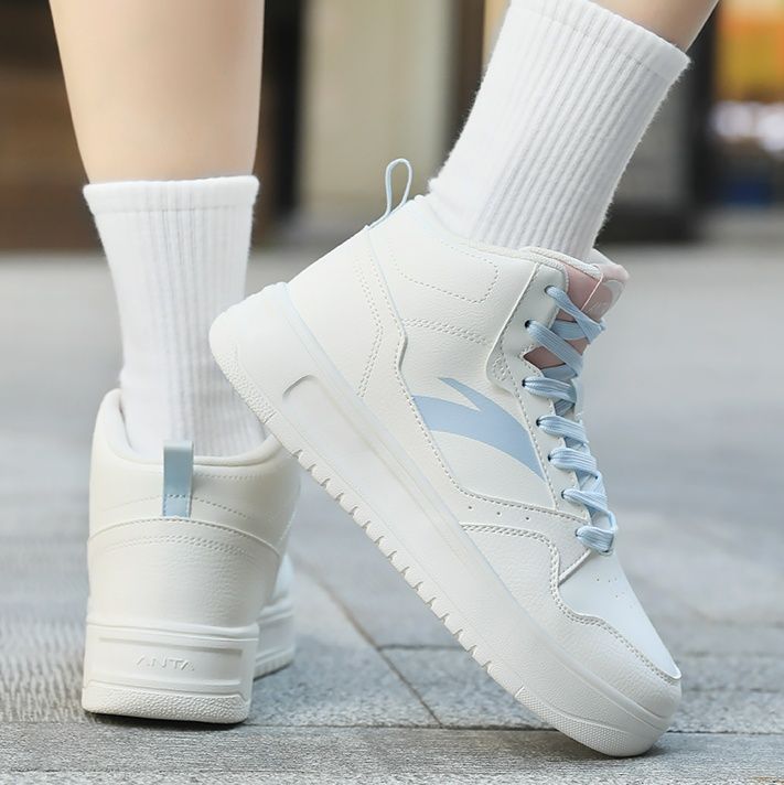 ハイカットスニーカー 美脚効果 疲れにくい 痛くならない ふわり軽やか クッション性 通気性 スポーティー スポーツ ランニング