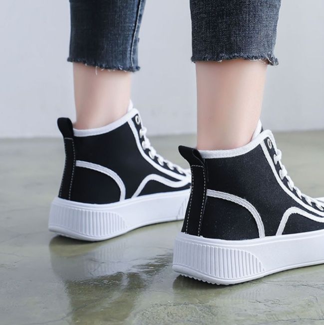 ハイカットスニーカー カジュアル シンプル かわいい スタイリッシュ 脚長効果 伸長効果 美脚足長 疲れにくい 痛くならない