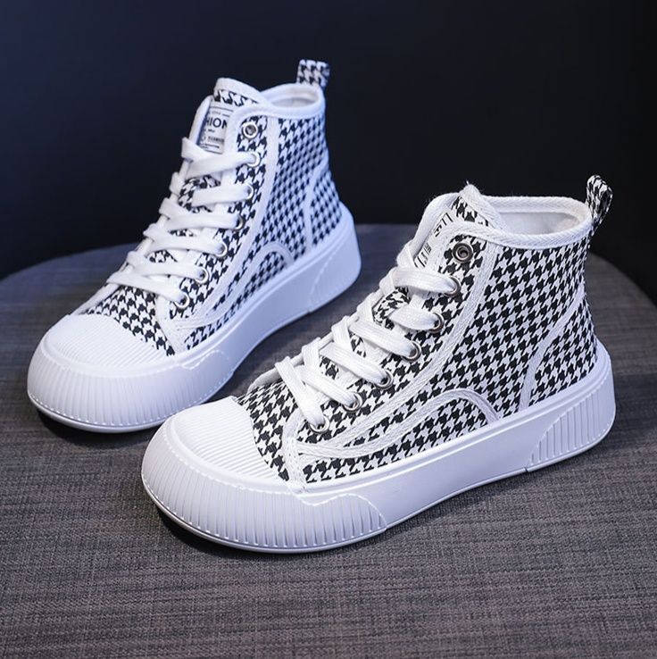 ハイカットスニーカー カジュアル シンプル かわいい スタイリッシュ 脚長効果 伸長効果 美脚足長 疲れにくい 痛くならない